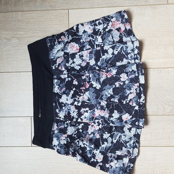 Lululemon Black Patterned Pace Rival Size 2 Long Sport Skort - Picture 5 of 12